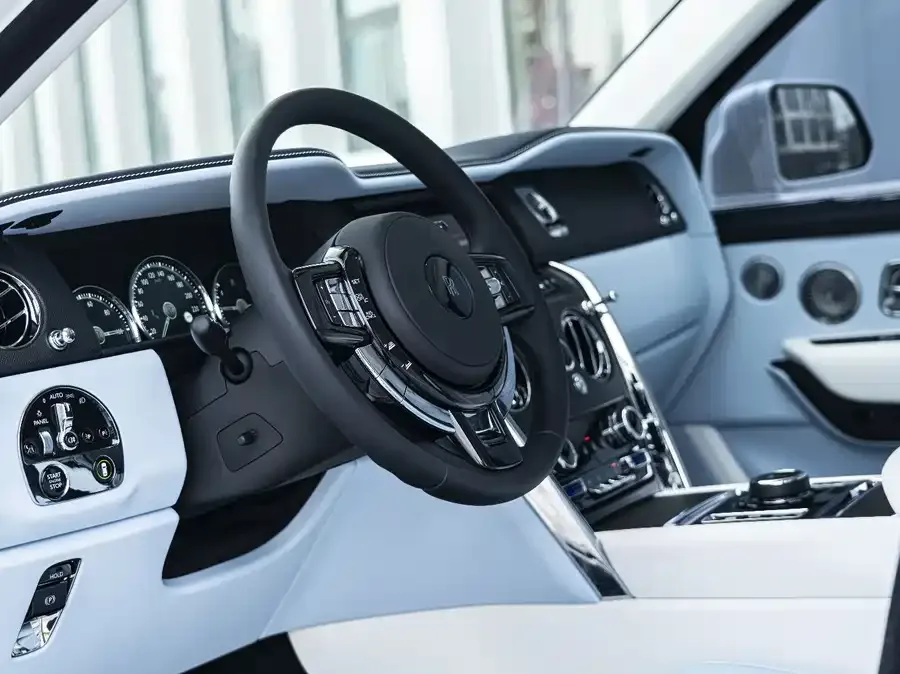 Rolls-Royce Cullinan Cullinan 2024 five-seat version 2024 — миниатюра 3