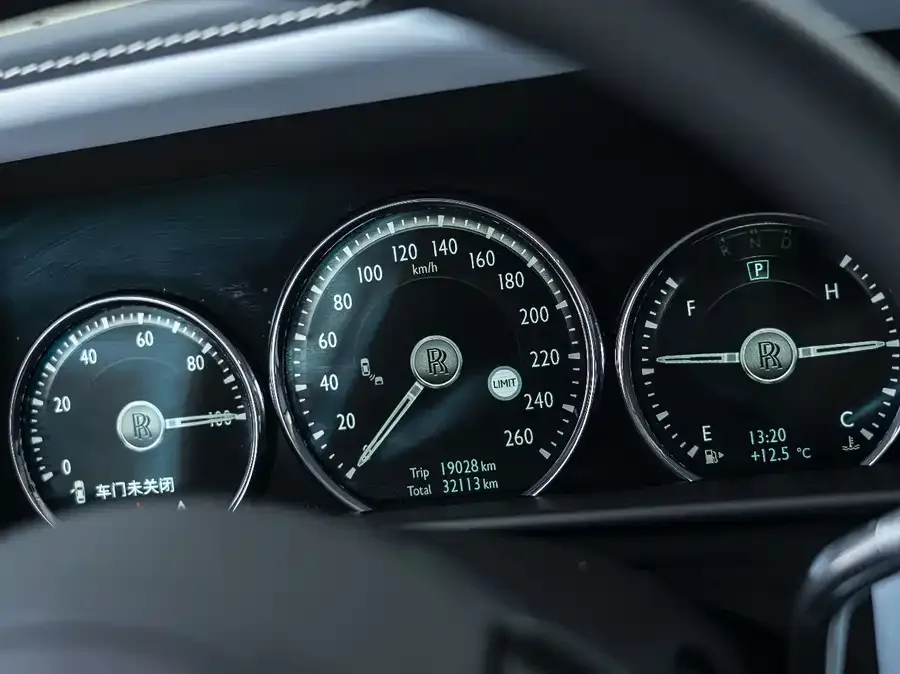 Rolls-Royce Cullinan Cullinan 2024 five-seat version 2024 — миниатюра 4