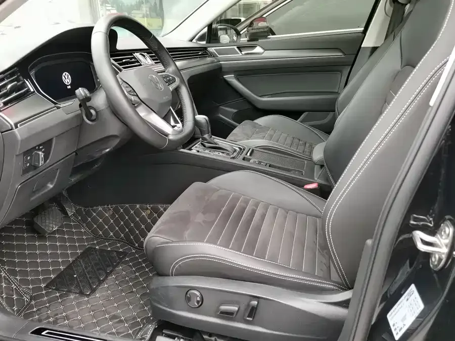 Volkswagen Magotan Magotan 2023 2 million commemorative edition 330TSI DSG luxury model 2022 — миниатюра 5