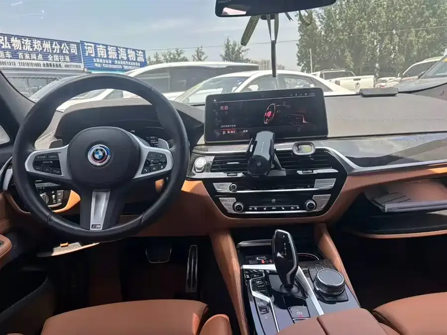 BMW 6 Series GT 2024 630i M Sport Package 2024 — миниатюра 3