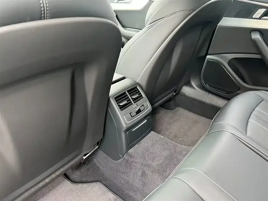 Audi a4 l 2025 2 million units Enjoyable Edition 40 TFSI Fashion Dynamic Edition 2025 — миниатюра 3