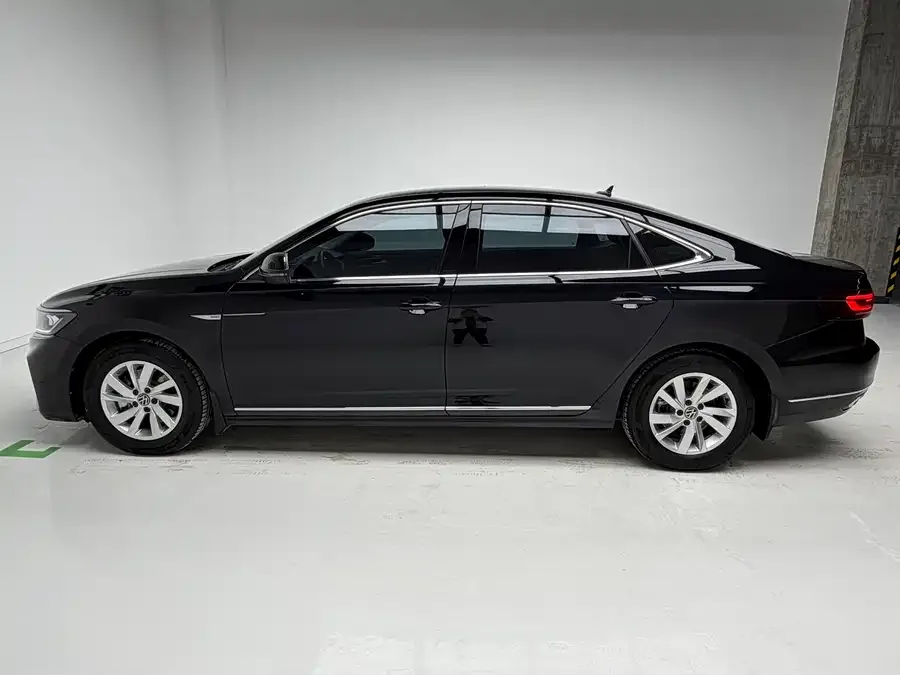 Volkswagen Passat New Energy Passat New Energy 2022 430PHEV Hybrid Business Edition 2022 — миниатюра 3