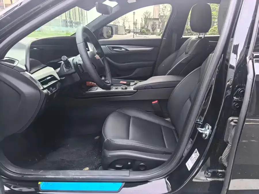 Cadillac CT5 2025 28T Track Performance Edition 2025 — миниатюра 4
