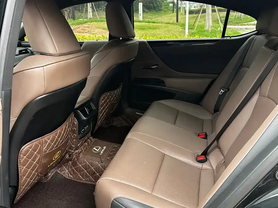 Lexus ES 2022 200 Excellence Edition 2022 — миниатюра 3