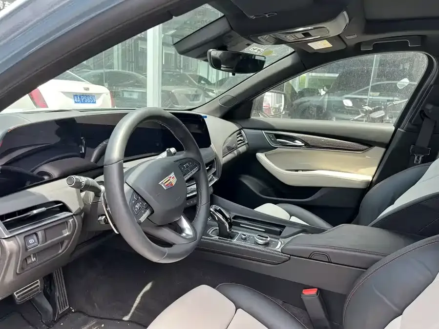 Cadillac CT5 2025 28T Track Performance Edition + Peak Track Optional Package 2025 — миниатюра 3
