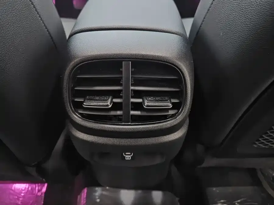 Hyundai Elantra Elantra 2023 1.5L CVT LUX Premium Edition 2024 — миниатюра 4