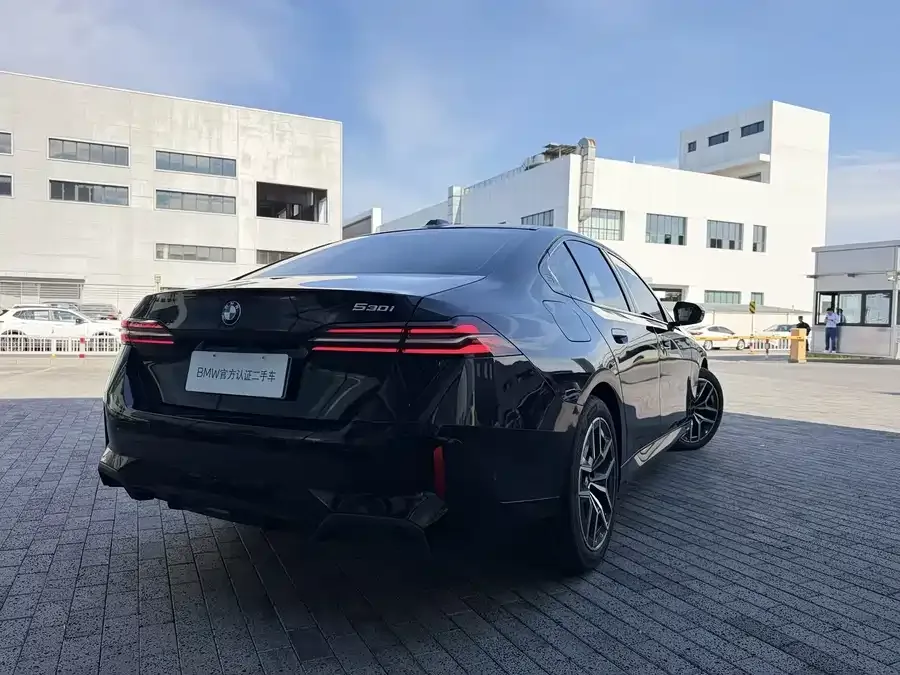 BMW 5 Series BMW 5 Series (Imported) 2024 530i Leading M Sport Package 2025 — миниатюра 2