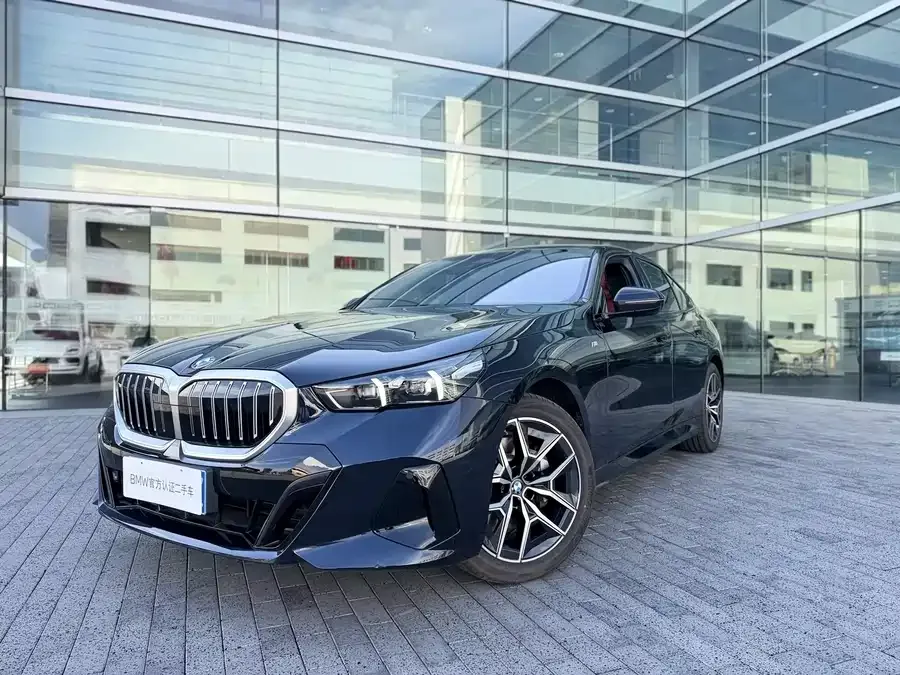 BMW 5 Series 2025