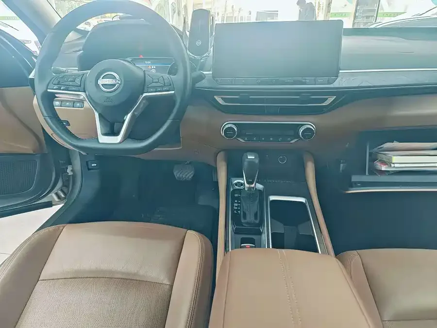 Nissan Altima 2022 Teana 2.0L XL-TLS Enjoy Edition 2023 — миниатюра 4