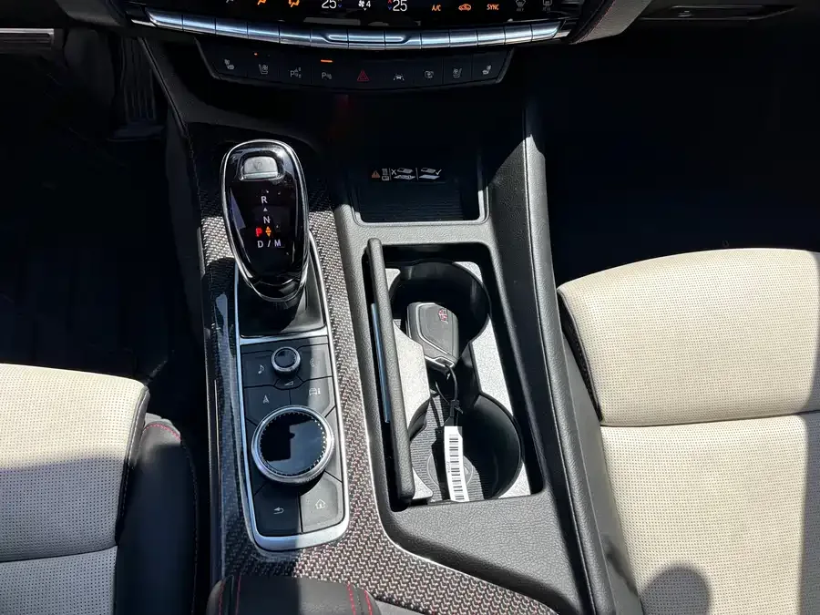 Cadillac CT5 2025 28T Track Performance Edition + Peak Track Optional Package 2025 — миниатюра 3