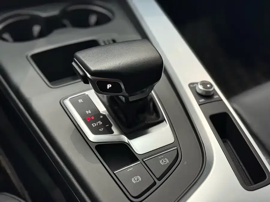 Audi a4 l 2022 40 TFSI Fashion Dynamic Edition 2023 — миниатюра 4
