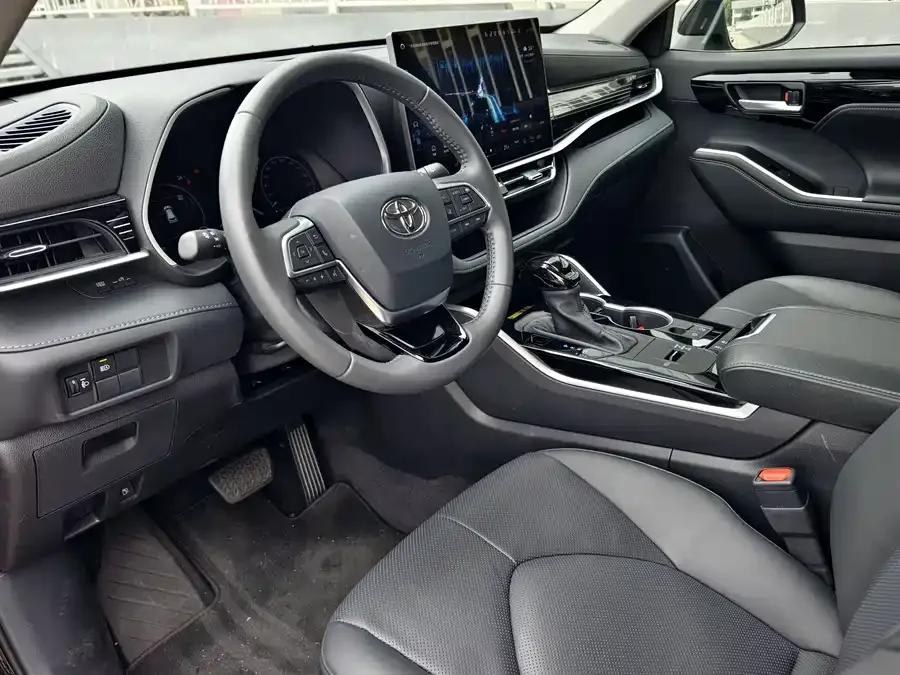 Toyota Highlander 2026 Toyota Highlander 2.5L Intelligent Hybrid Dual-Motor Two-Wheel Drive Luxury 7-Seater 2026 — миниатюра 3