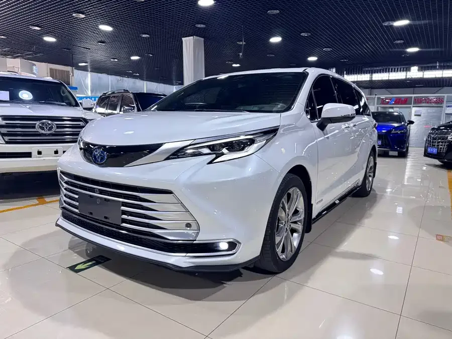 Toyota Sienna 2023