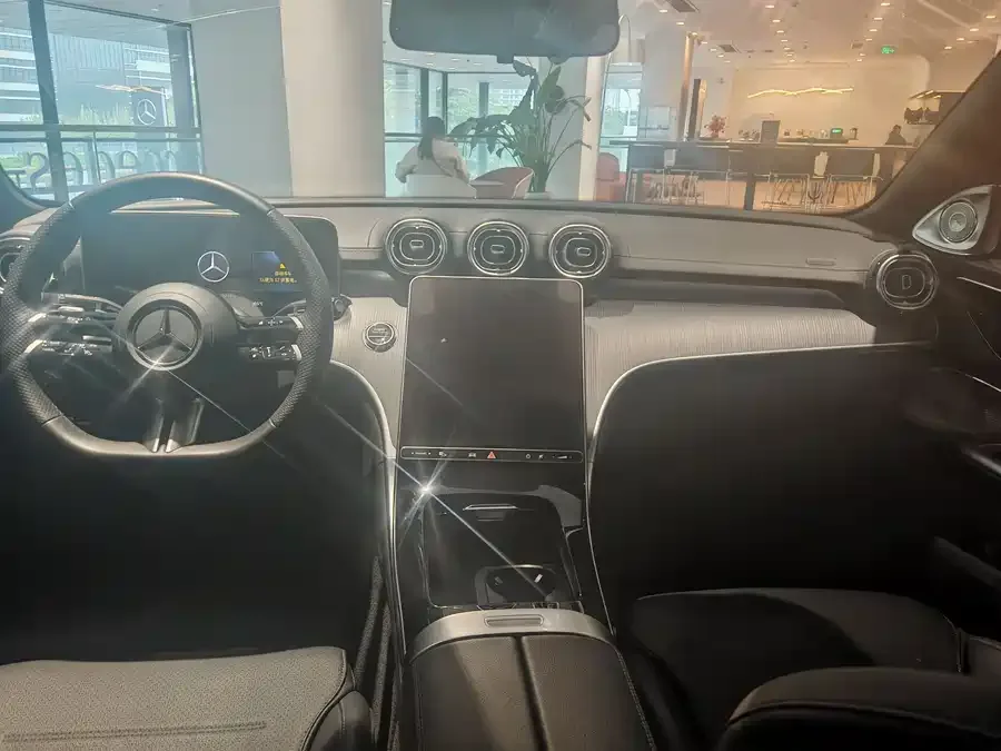 Mercedes-Benz Class C Mercedes-Benz C-Class 2024 C 260 L Sports Edition 2024 — миниатюра 5