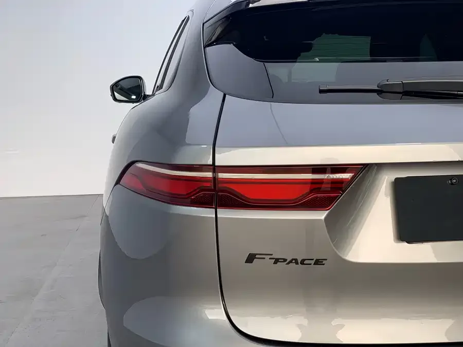 Jaguar F-Pace 2022 P250 R-Dynamic BLACK 2022 — миниатюра 3