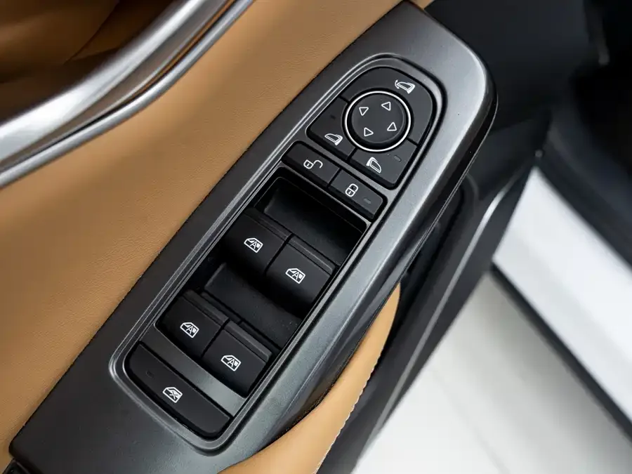 BYD Song L DM-i Song L DM-i 2024 112km Surpassing Edition 2025 — миниатюра 3