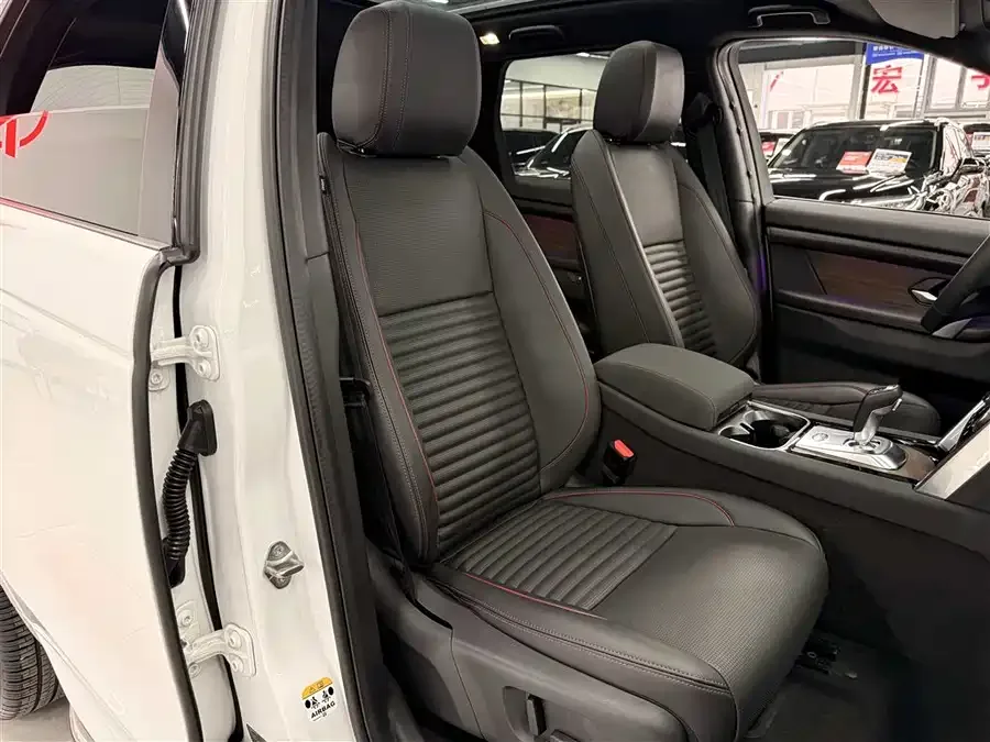 Land Rover Pre-owned Discovery Sports Discovery Sport 2022 249PS R-Dynamic S Performance Edition 5 Seaters 2023 — миниатюра 3