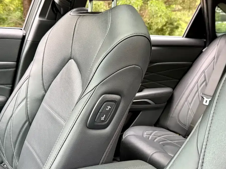 Toyota Avalon 2023 Avalon 2.5L Touring Premium Edition 2024 — миниатюра 3
