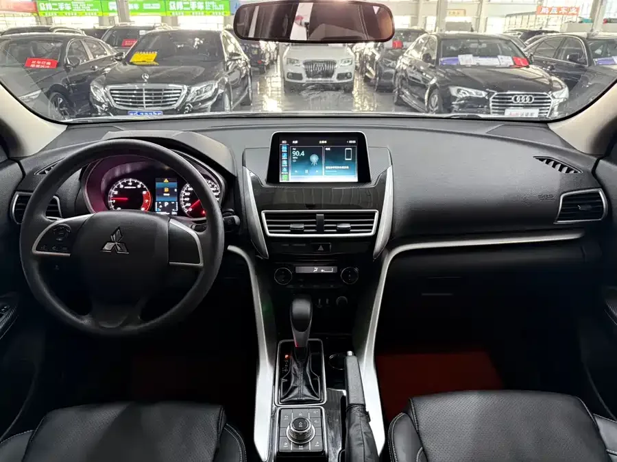 Mitsubishi Yige Yige 2022 1.5T CVT 2WD Fearless Edition 2023 — миниатюра 2