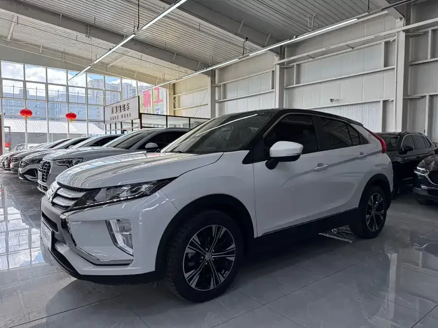 Mitsubishi Yige Yige 2022 1.5T CVT 2WD Fearless Edition 2023 — фото 1, купить с доставкой в Москву