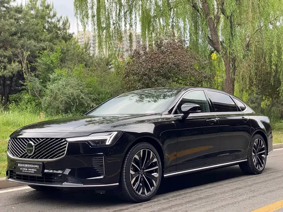 Volvo S90 2026