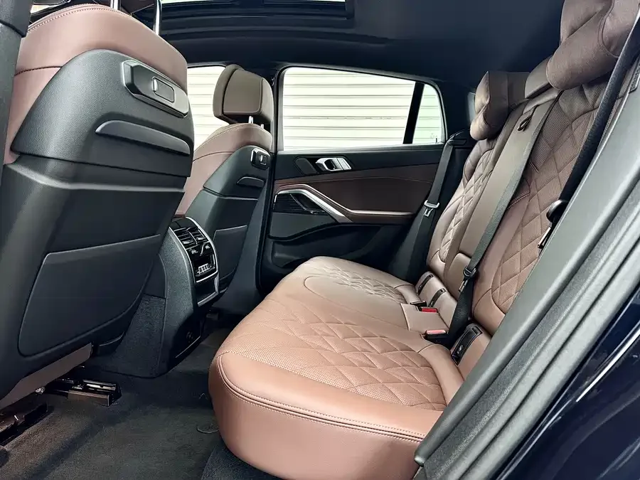 BMW X6 2023 xDrive40i Exclusive M Sports Package 2025 — миниатюра 4