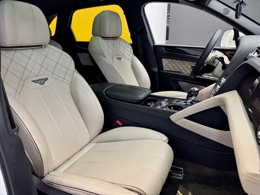 Bentley Bentayga plug-in hybrid Bentayga plug-in hybrid 2021 3.0T PHEV 2023 — миниатюра 5