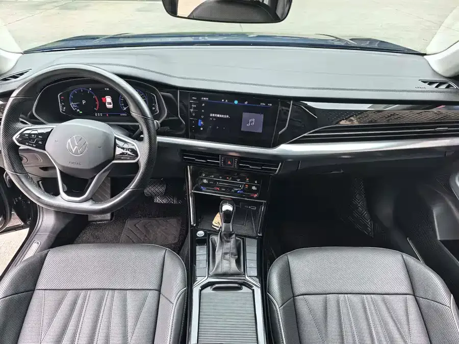 Volkswagen Passat Passat 2022 330TSI Starry Sky Deluxe Edition 2022 — миниатюра 2