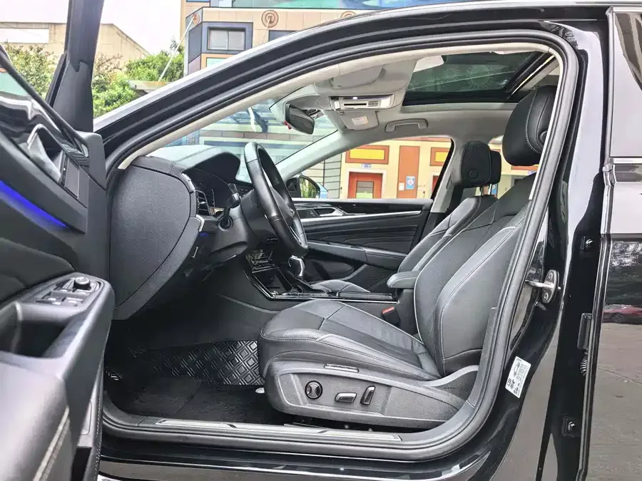 Volkswagen Passat Passat 2022 330TSI Starry Sky Deluxe Edition 2022 — миниатюра 4