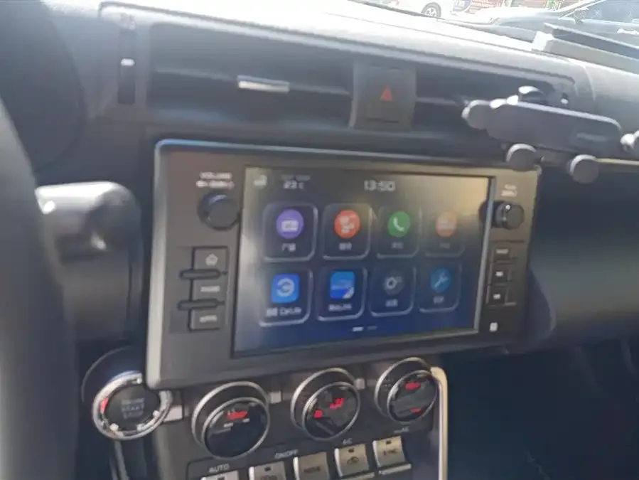 Subaru BRZ 2022 2.4L manual version 2022 — миниатюра 4