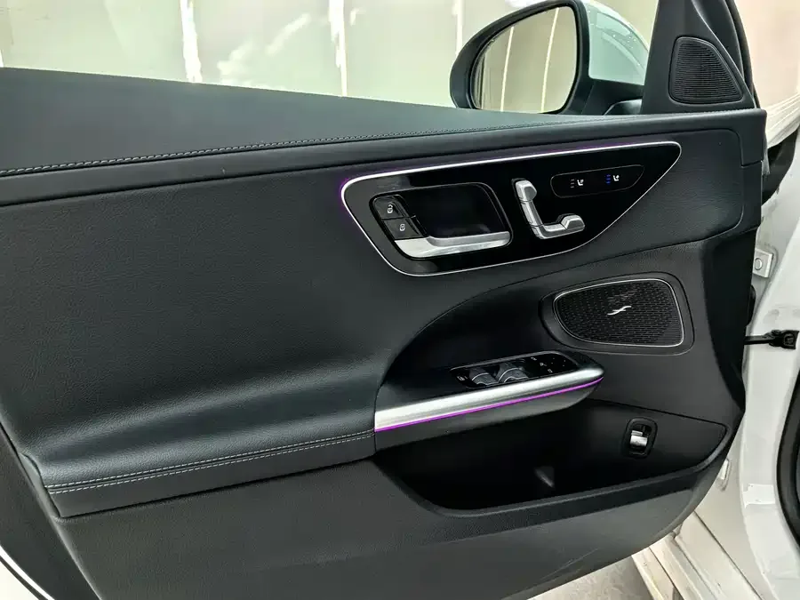 Mercedes-Benz Class C Mercedes-Benz C-Class 2024 C 260 L Sports Edition 2025 — миниатюра 3