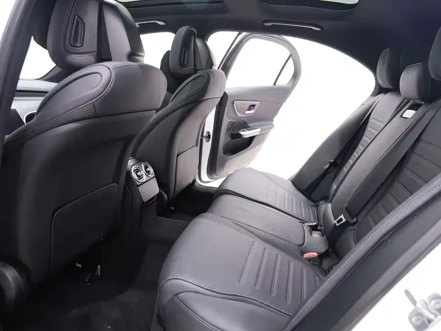 Mercedes-Benz Class C Mercedes-Benz C-Class 2024 C 260 L Sports Edition 2023 — миниатюра 5
