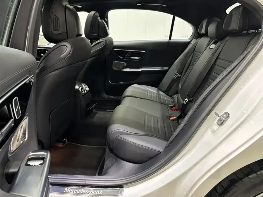Mercedes-Benz Class C Mercedes-Benz C-Class 2025 C 260 L Night Sports Edition 2024 — миниатюра 3