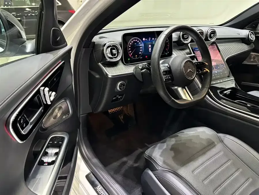 Mercedes-Benz Class C Mercedes-Benz C-Class 2025 C 260 L Night Sports Edition 2024 — миниатюра 4