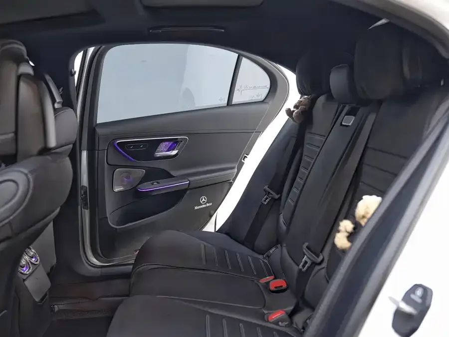Mercedes-Benz Class C Mercedes-Benz C-Class 2025 C 260 L Sports Edition 2025 — миниатюра 3