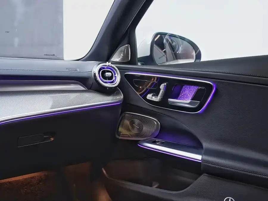 Mercedes-Benz Class C Mercedes-Benz C-Class 2025 C 260 L Sports Edition 2025 — миниатюра 5