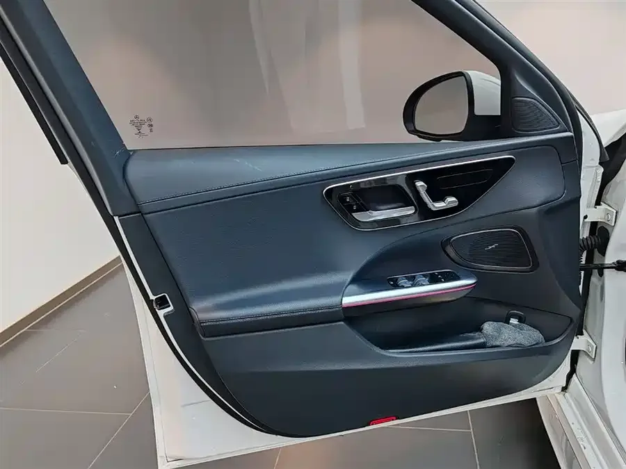 Mercedes-Benz Class C Mercedes-Benz C-Class 2023 C 260 L Sports Edition 2023 — миниатюра 4