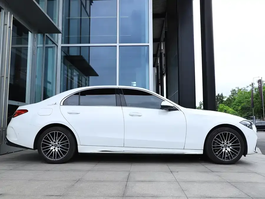Mercedes-Benz Class C Mercedes-Benz C-Class 2024 C 260 L Sports Edition 2024 — миниатюра 3