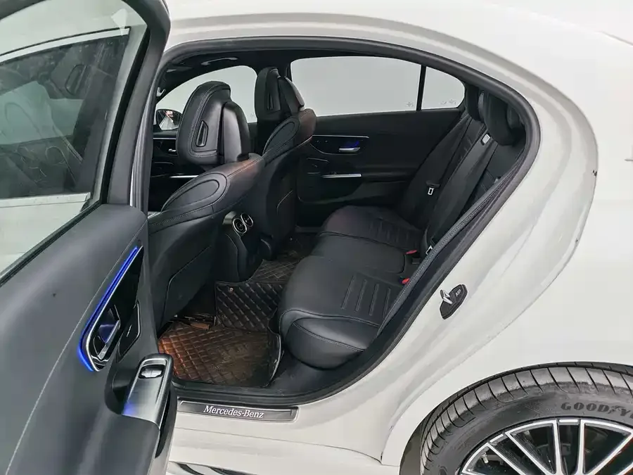 Mercedes-Benz Class C Mercedes-Benz C-Class 2023 Model II C 260 L Sports Edition 2024 — миниатюра 3