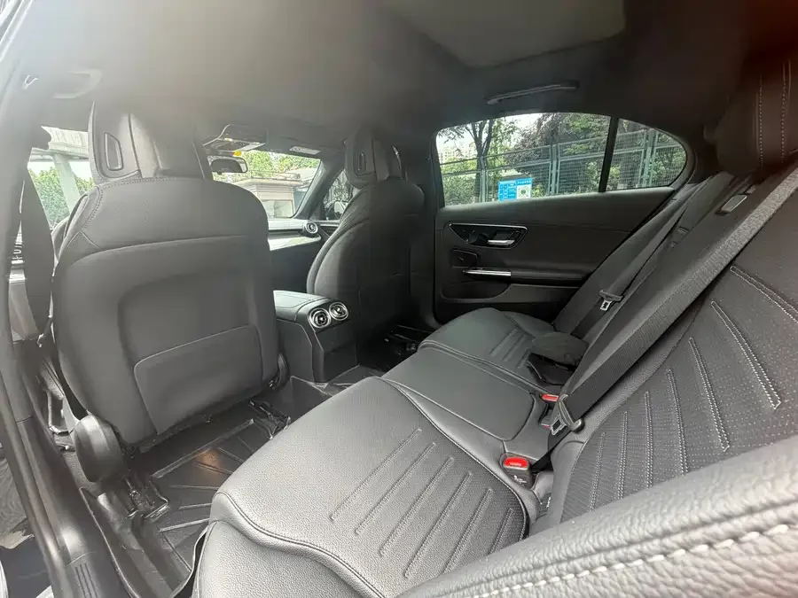 Mercedes-Benz Class C Mercedes-Benz C-Class 2024 Model Three C 260 L Sports Edition 2024 — миниатюра 5
