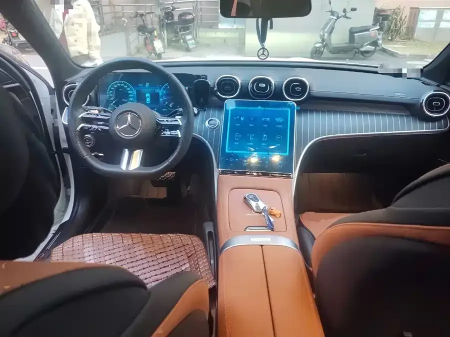Mercedes-Benz Class C Mercedes-Benz C-Class 2023 C 200 L Sports Edition 2024 — миниатюра 2