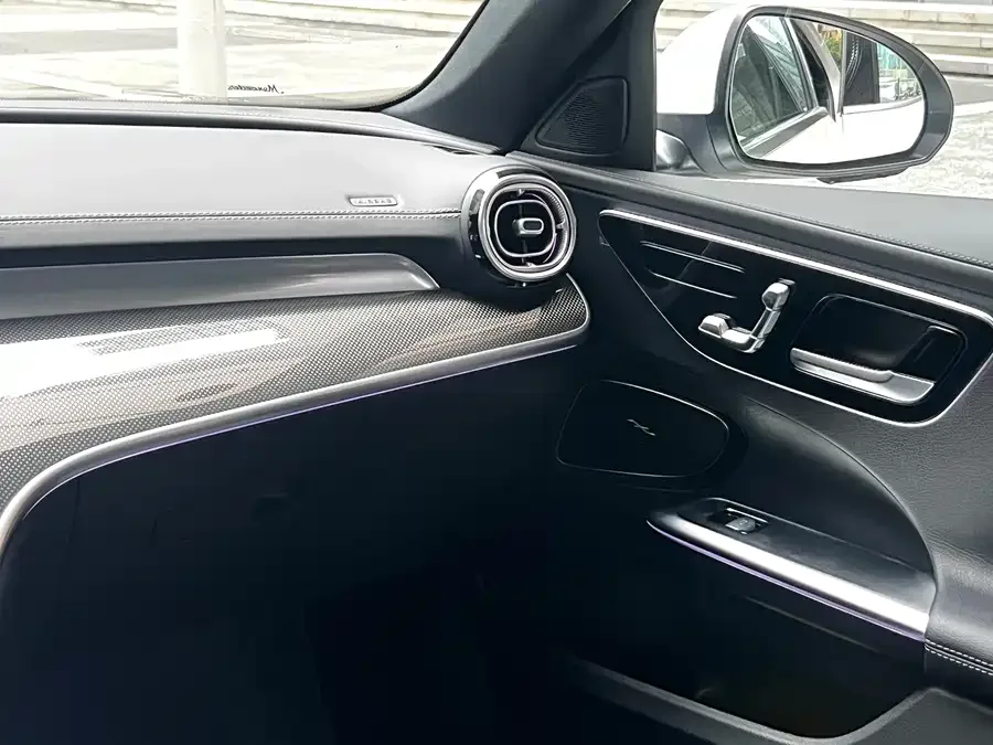 Mercedes-Benz Class C Mercedes-Benz C-Class 2024 C 260 L Sports Edition 2026 — миниатюра 4