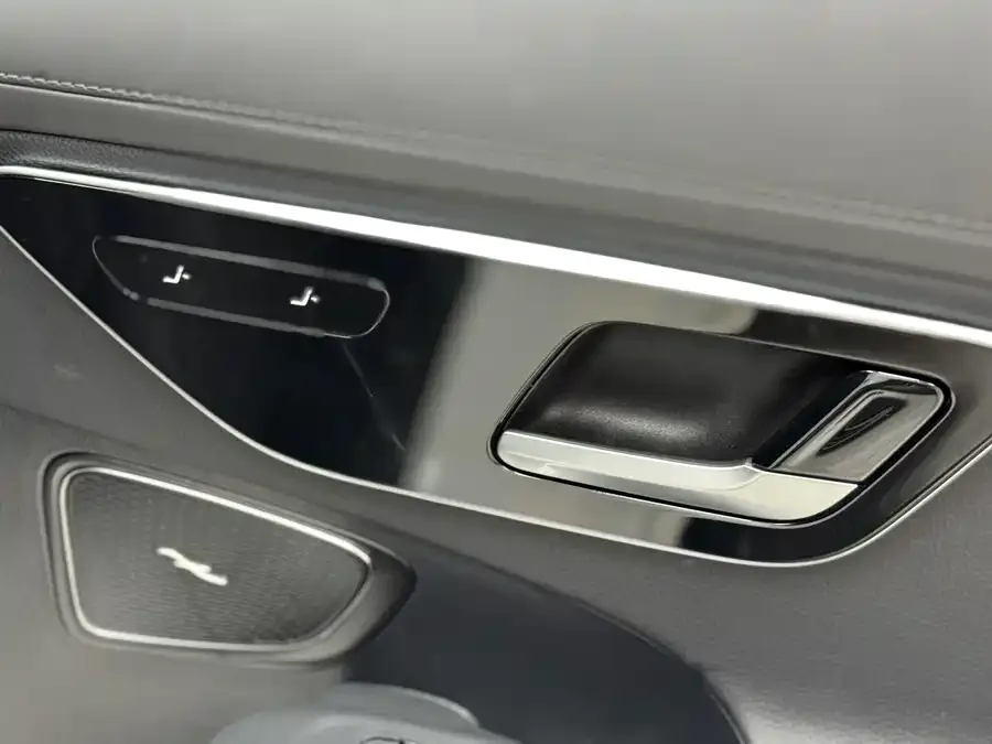 Mercedes-Benz Class C Mercedes-Benz C-Class 2024 C 260 L Sports Edition 2024 — миниатюра 5