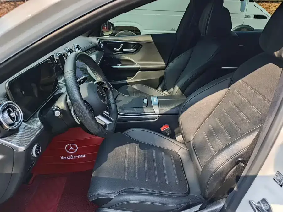 Mercedes-Benz Class C Mercedes-Benz C-Class 2024 C 260 L Sports Edition 2024 — миниатюра 4