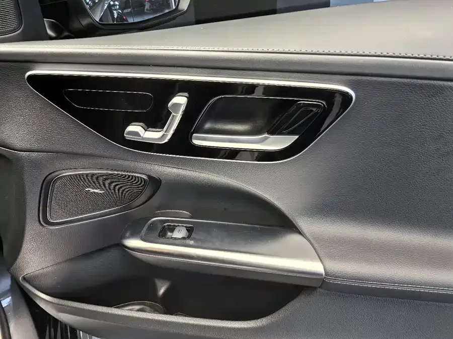 Mercedes-Benz Class C Mercedes-Benz C-Class 2022 facelift C 260 L sports version 2022 — миниатюра 3