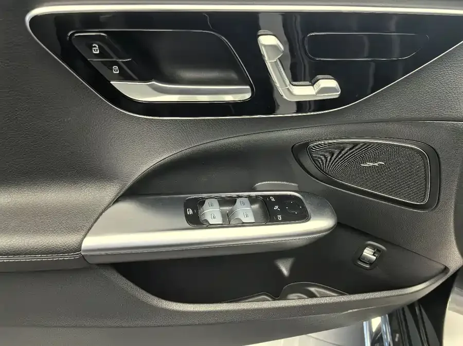 Mercedes-Benz Class C Mercedes-Benz C-Class 2022 facelift C 260 L sports version 2022 — миниатюра 4