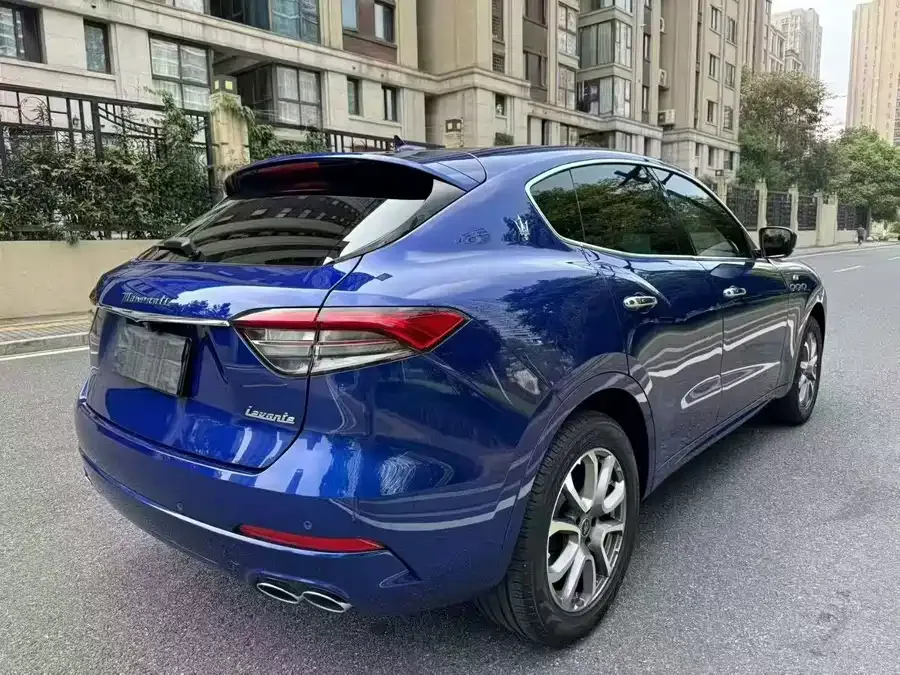 Maserati Levante Levante 2022 2.0T GT Edge Edition 2022 — миниатюра 3