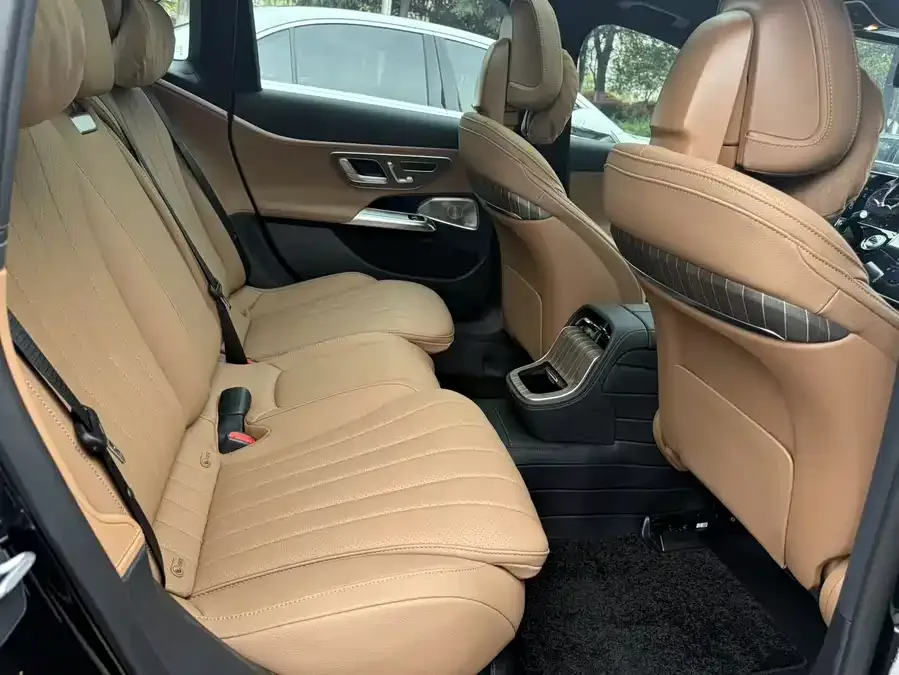 Mercedes-Benz E-Class Mercedes-Benz E-Class 2025 E 300 L Luxury Edition 2025 — миниатюра 2