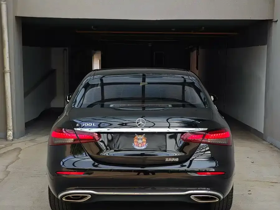Mercedes-Benz E-Class Mercedes-Benz E-Class 2023 facelift E 300 L Fashion Edition 2023 — миниатюра 2