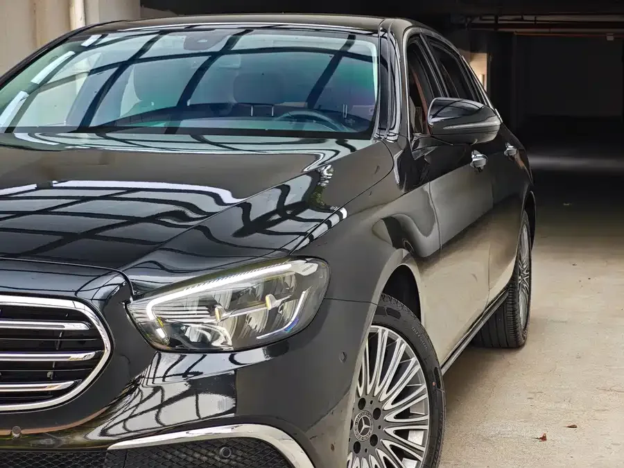 Mercedes-Benz E-Class Mercedes-Benz E-Class 2023 facelift E 300 L Fashion Edition 2023 — миниатюра 3